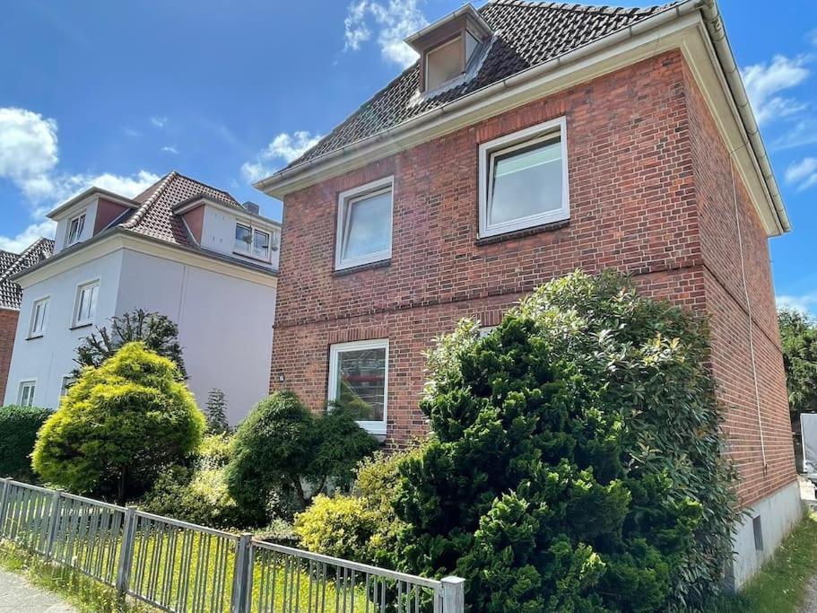 Modern Und Ruhig In Elmshorn Apartment Exterior photo